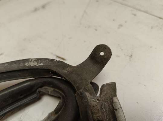 купить Уплотнитель двери на Pontiac Vibe