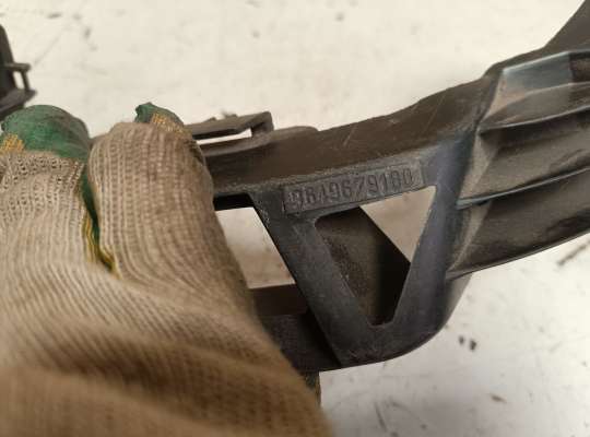 купить Кронштейн бампера на Peugeot 207