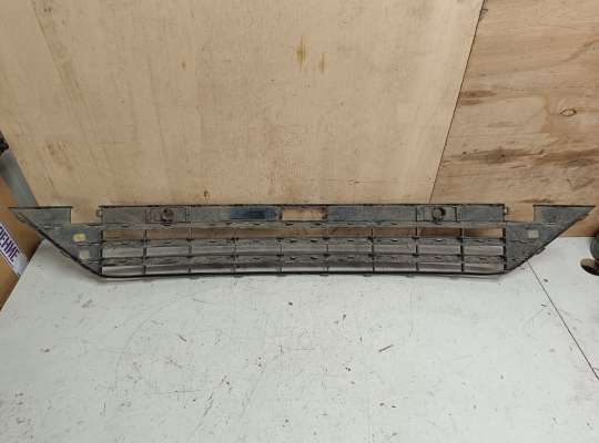 купить Решетка (заглушка) бампера на Volkswagen Touareg II (7P)