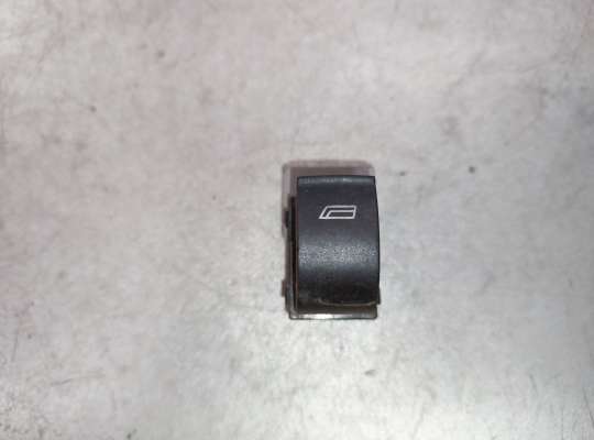 Кнопки стеклоподъемника AU1212229 на Audi A6 (C5)