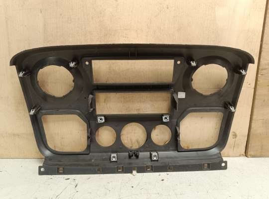 купить Рамка консоль центральный на Renault Master III