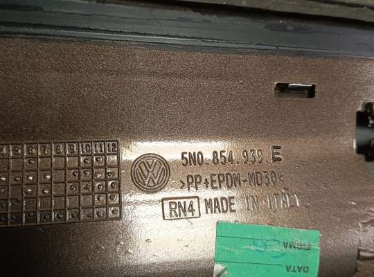 купить Накладка двери на Volkswagen Tiguan I (5N)