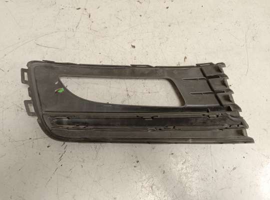 Решетка (заглушка) бампера на Volkswagen Polo Mk5 (6R/6C)