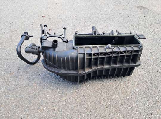 купить Коллектор впускной на Volkswagen Caddy III (2K)