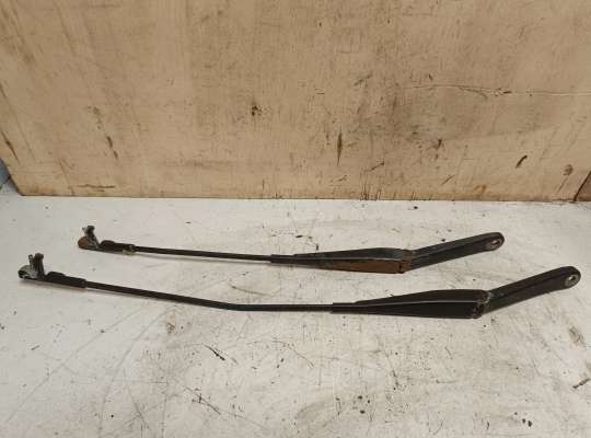 купить Поводок дворника на Ford Focus II