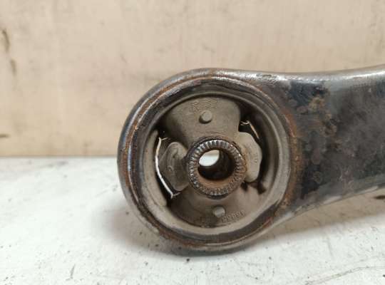 купить Рычаг подвески на Pontiac Vibe