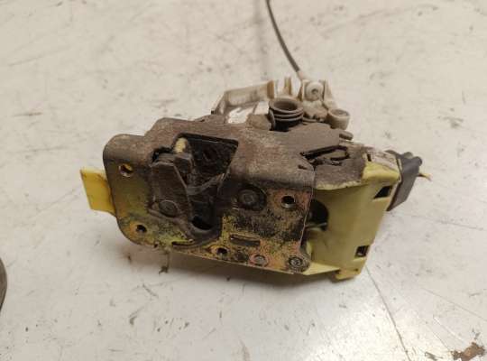 купить Замок боковой двери на Ford Focus I