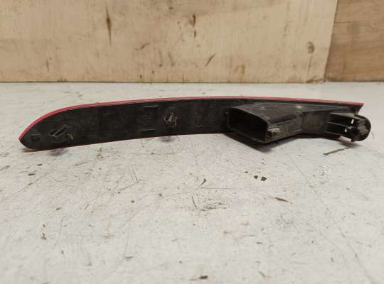 купить Отражатель на Volkswagen Touareg II (7P)