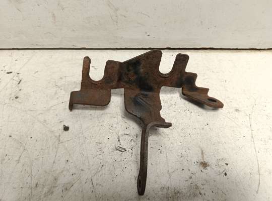 купить Кронштейн крепления троса КПП на Renault Master III