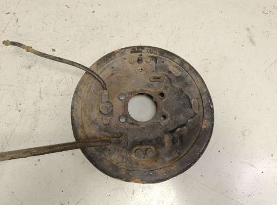 купить Щит (диск) опорный тормозной на Mitsubishi Space Wagon (N9_W, N8_W, UG)