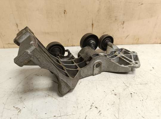 Кронштейн прочее на Mercedes-Benz A (W169)