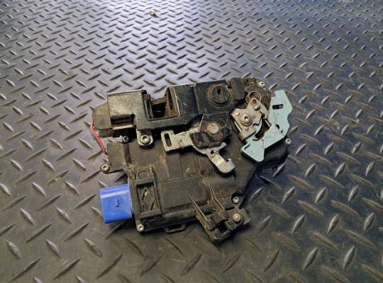 купить Замок боковой двери на Volkswagen Touareg I (7L)