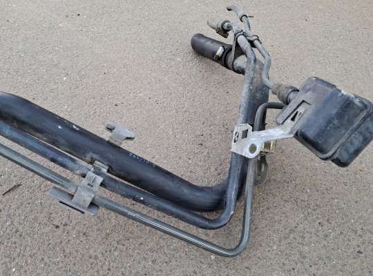 купить Горловина топливного бака на Toyota Yaris P9
