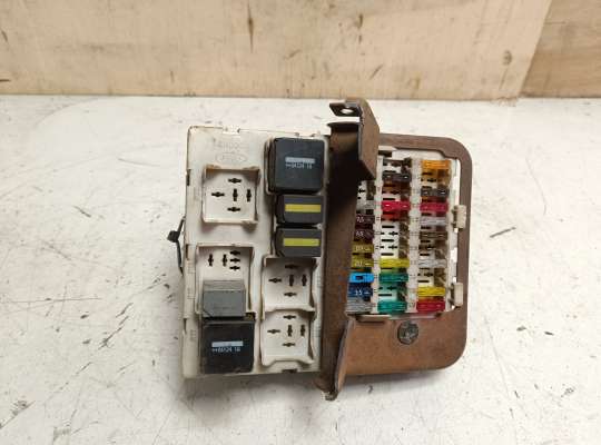 купить Блок предохранителей на Ford Focus I