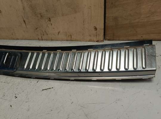 Пластик на Volkswagen Touareg II (7P)