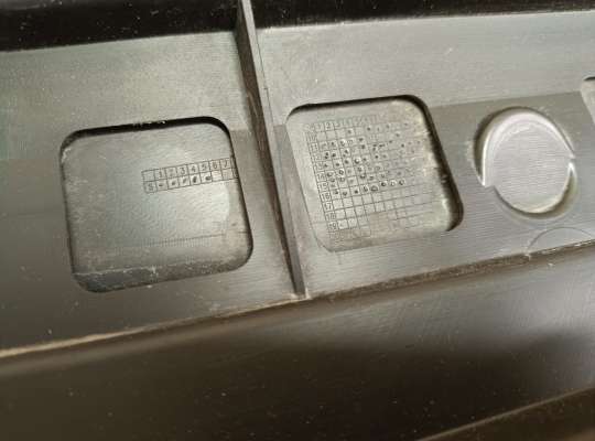 купить Накладка двери Volkswagen Touareg R-Line на Volkswagen Touareg II (7P)