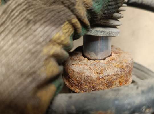 купить Стойка подвески амортизационная на Pontiac Vibe