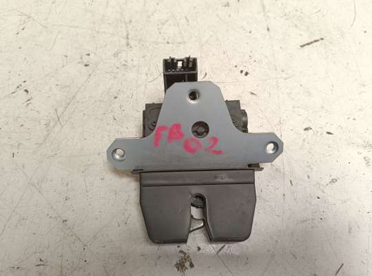 купить Замок багажника на Ford Focus II