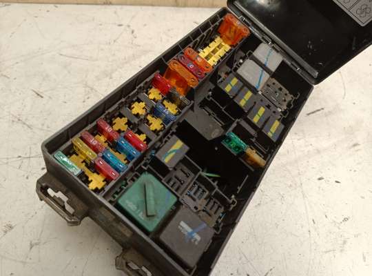 купить Блок предохранителей на Ford Focus I