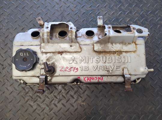 Крышка клапанов MT344950 на Mitsubishi Carisma