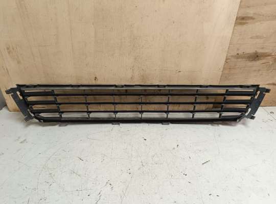 Решетка (заглушка) бампера на Volkswagen Polo Mk5 (6R/6C)