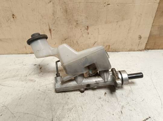 купить Главный тормозной цилиндр (ГТЦ) на Pontiac Vibe