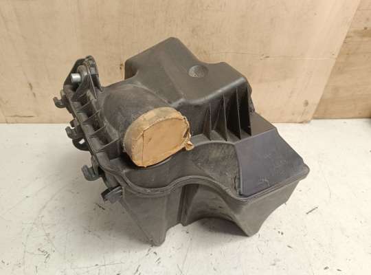 Корпус воздушного фильтра на Mercedes-Benz A (W169)