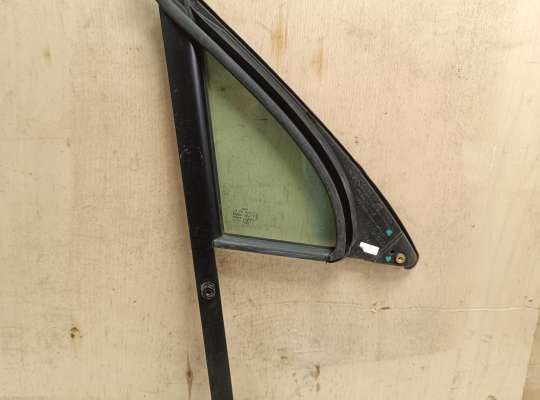 купить Стекло (форточка) боковой двери на Volkswagen Touareg II (7P)