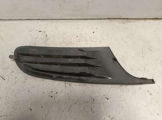 купить Решетка (заглушка) бампера на Volkswagen Golf VI (5K)