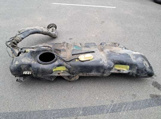 Бензобак на Peugeot 206