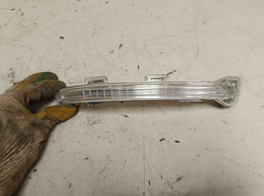 купить Повторитель в зеркало на Volkswagen Golf VII (5G)