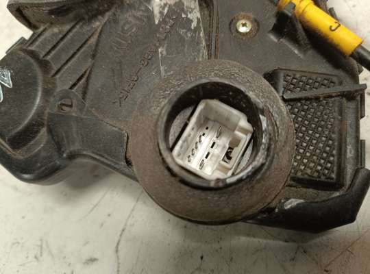 купить Замок боковой двери на Pontiac Vibe