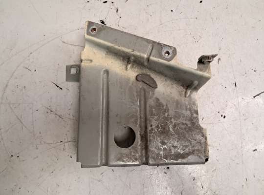 купить Кронштейн крепления крыла на Renault Master III