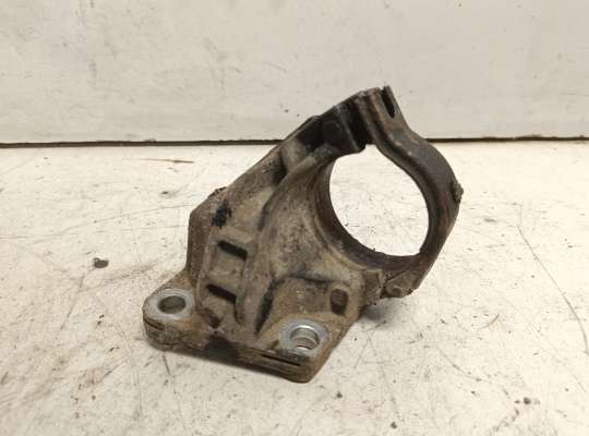 Кронштейн промежуточного вала RN1569573 на Renault Master III