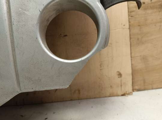 купить Корпус воздушного фильтра на Chrysler Crossfire