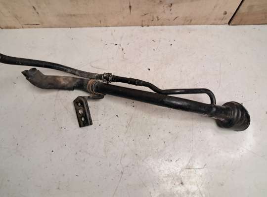 купить Горловина топливного бака на Nissan Cube Z11