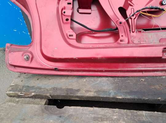 купить Крышка багажника на Peugeot 206