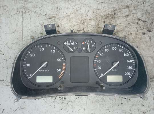 Приборная панель (Щиток) VG1441201 на Volkswagen Polo Mk3 (6N/6KV)