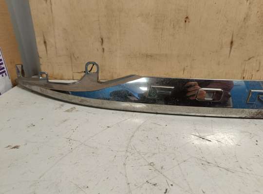 Планка подсветки номера на Toyota Hilux VIII | Fortuner II (AN120/AN130)