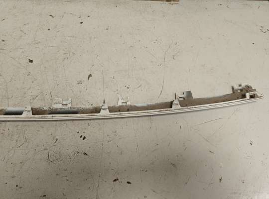 купить Молдинг бампера на Volkswagen Touareg II (7P)