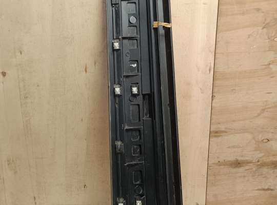 купить Накладка двери Volkswagen Touareg R-Line на Volkswagen Touareg II (7P)