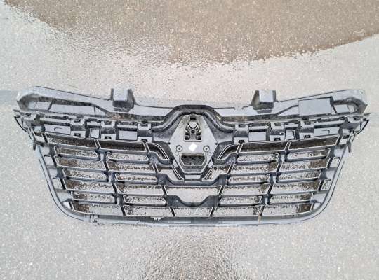 купить Решетка радиатора на Renault Master III