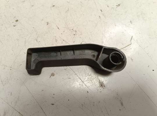 купить Ручка двери задней внутренняя правая на Renault Master III