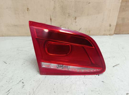Фонарь задний внутренний VG2578683 на Volkswagen Passat B7 (36)