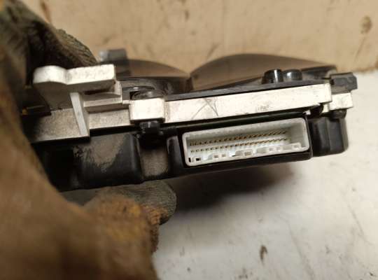 купить Приборная панель (Щиток) на Pontiac Vibe