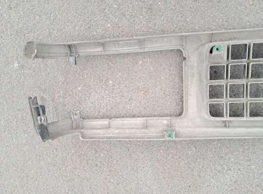 купить Решетка радиатора Trooper I на Isuzu Trooper II (LS)