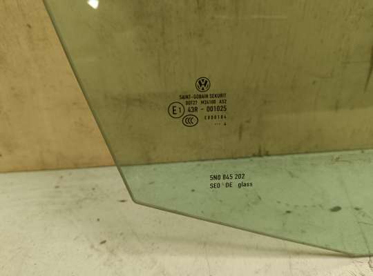 купить Стекло боковое двери на Volkswagen Tiguan I (5N)