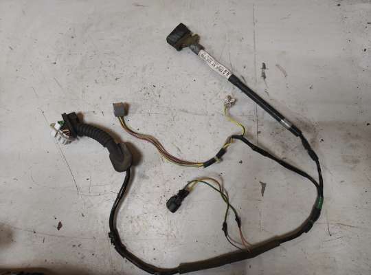 Проводка (коса) салонная MZ358412 на Ford Escape