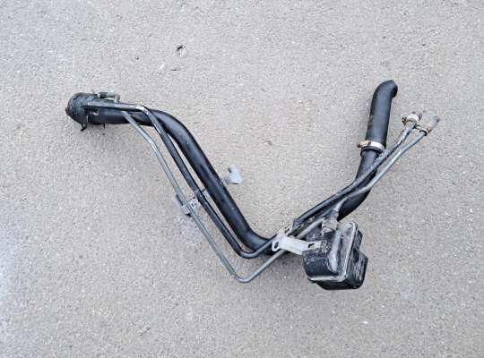Горловина топливного бака TT861094 на Toyota Yaris P9
