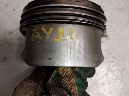 купить Поршневая группа (поршень, шатун) на Audi 100 (4A, C4)